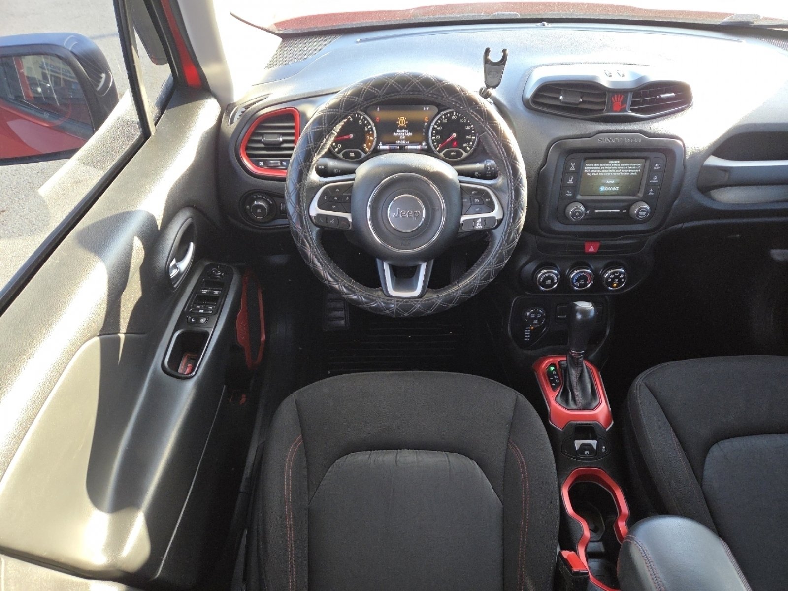 Used 2016 Jeep Renegade Trailhawk image 21