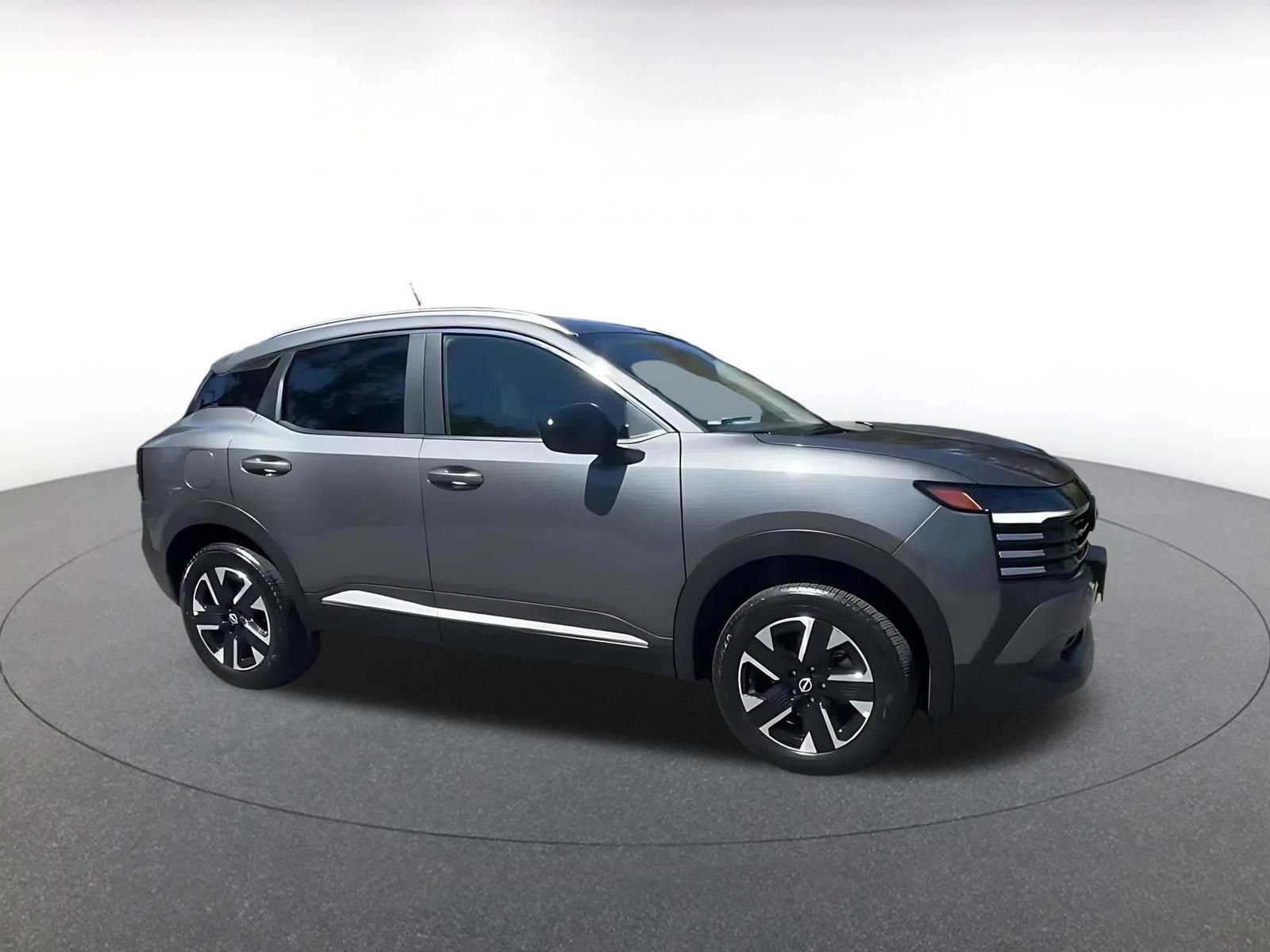 Used 2026 Nissan Kicks SV w/ Cold Weather Package AWD/4WD image 2