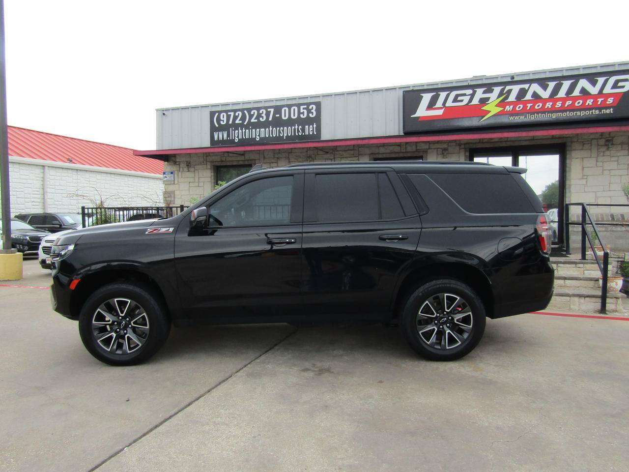 Used 2021 Chevrolet Tahoe Z71 w/ Z71 Off-Road Package AWD/4WD image 2