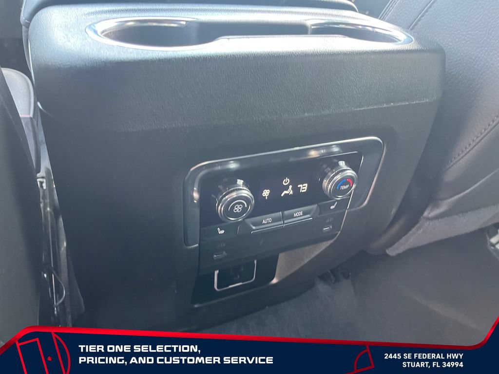 Used 2025 GMC Yukon Denali AWD/4WD image 30