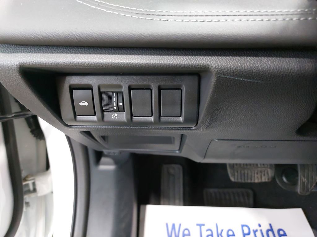 Used 2022 Subaru Legacy Limited image 24