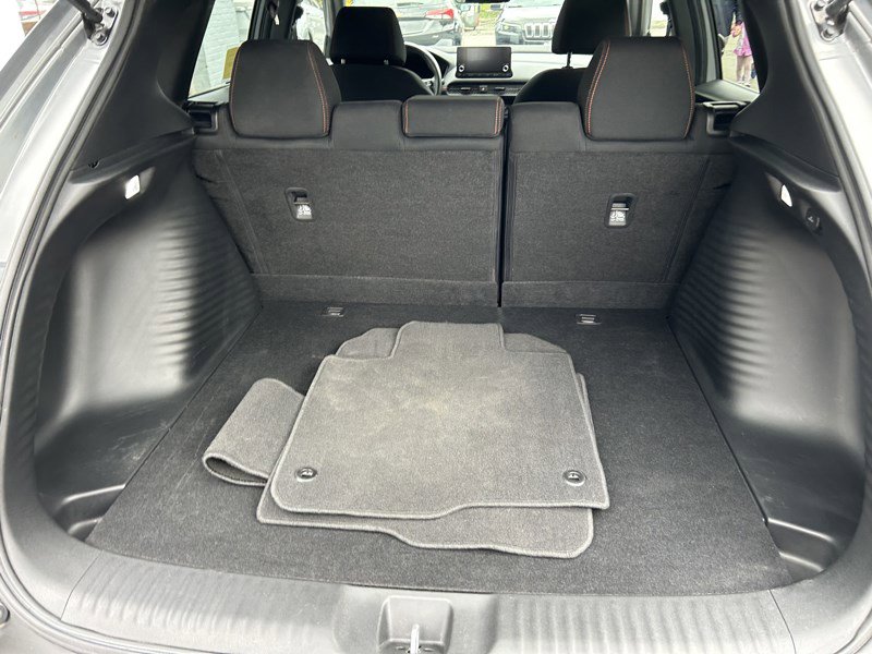 Used 2025 Honda HR-V Sport image 17