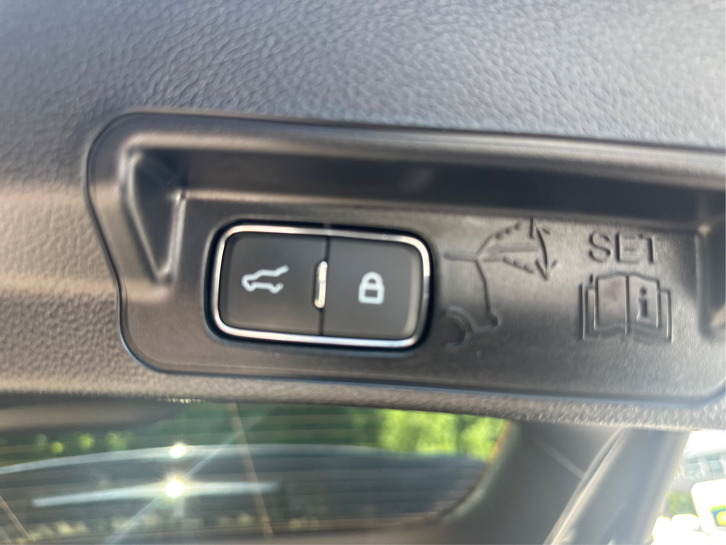 Used 2023 Ford Explorer XLT w/ Equipment Group 202A AWD/4WD image 26
