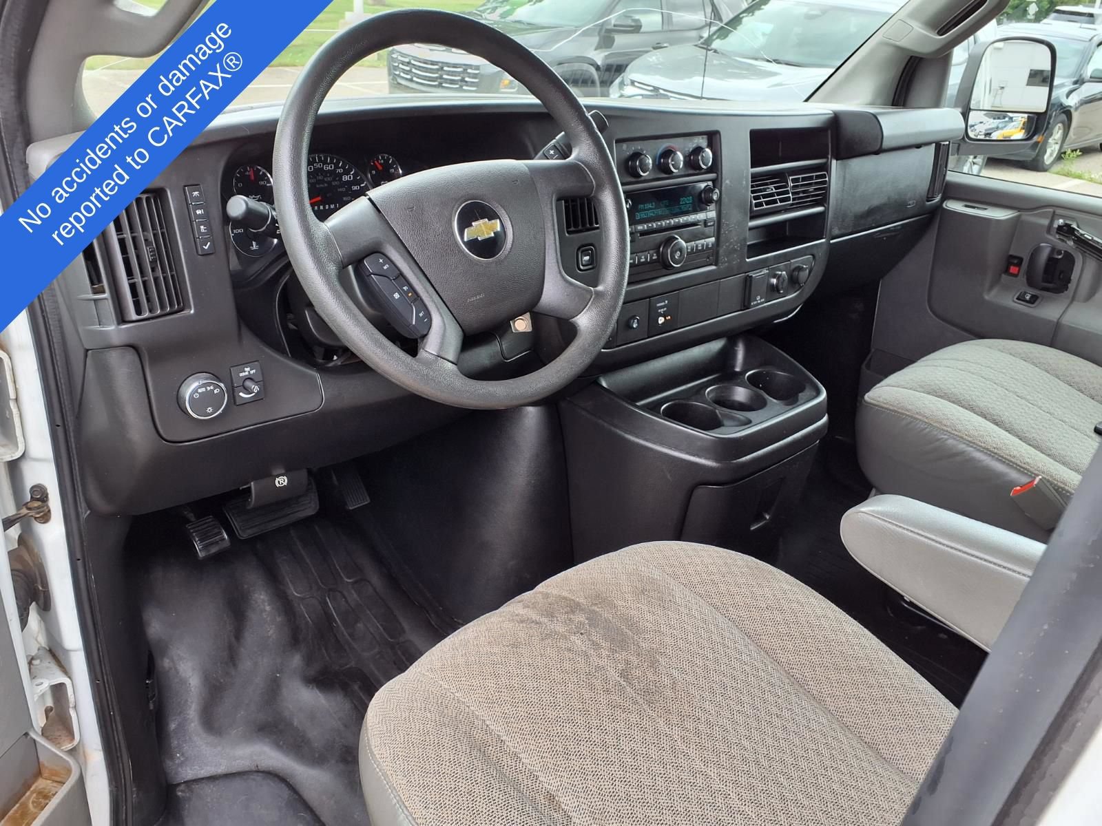 Used 2017 Chevrolet Express 2500 RWD image 17