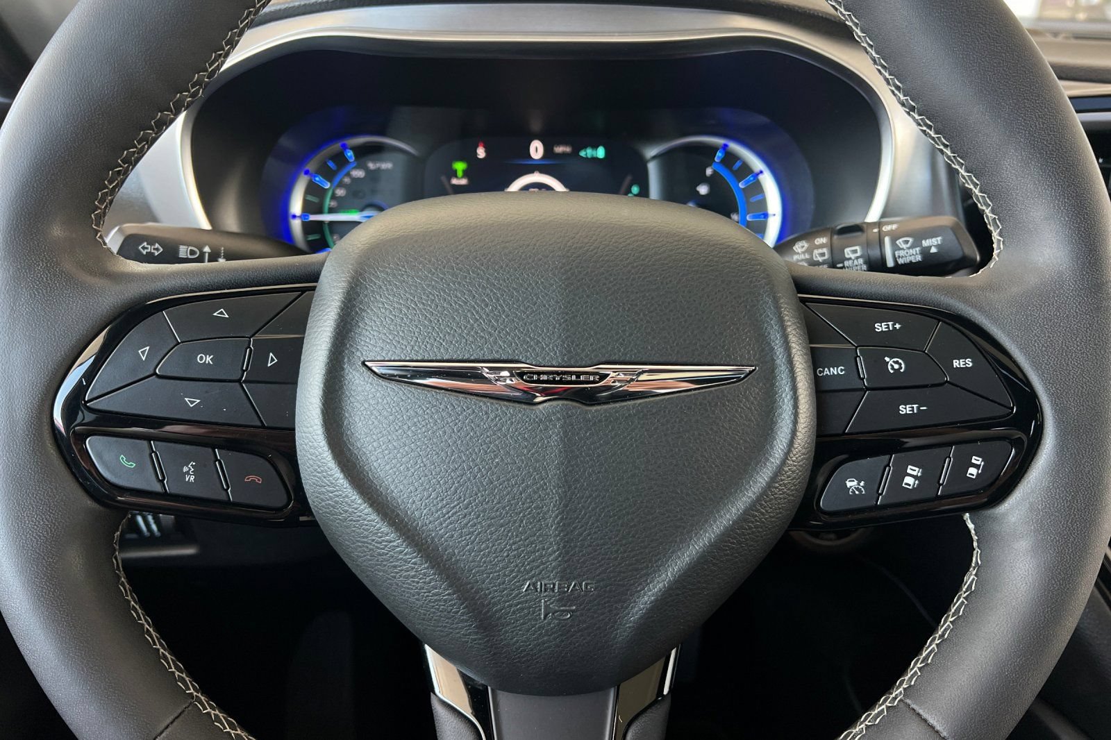 Used 2022 Chrysler Pacifica Limited w/ Uconnect Theater Family Group FWD image 34