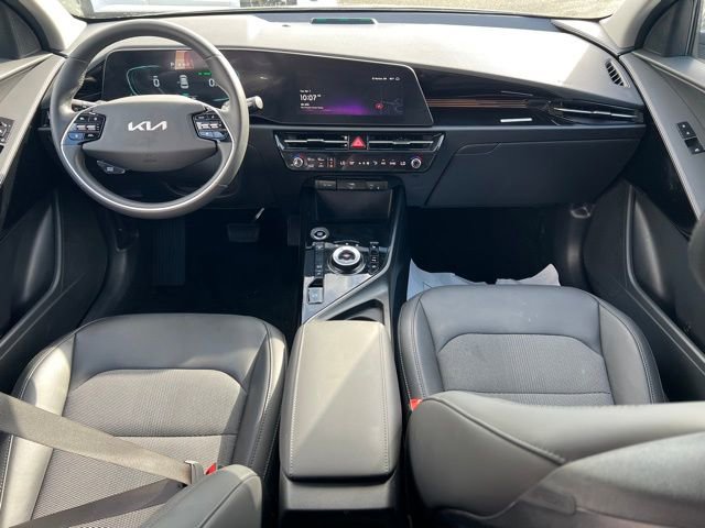 Certified 2025 Kia Niro EX image 10
