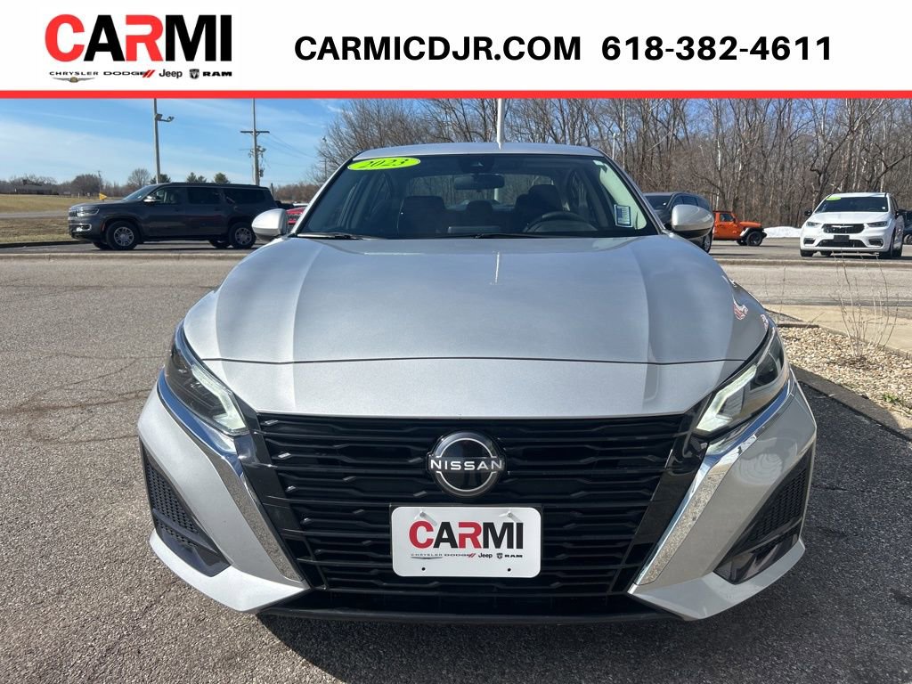 Used 2023 Nissan Altima 2.5 SV FWD image 2