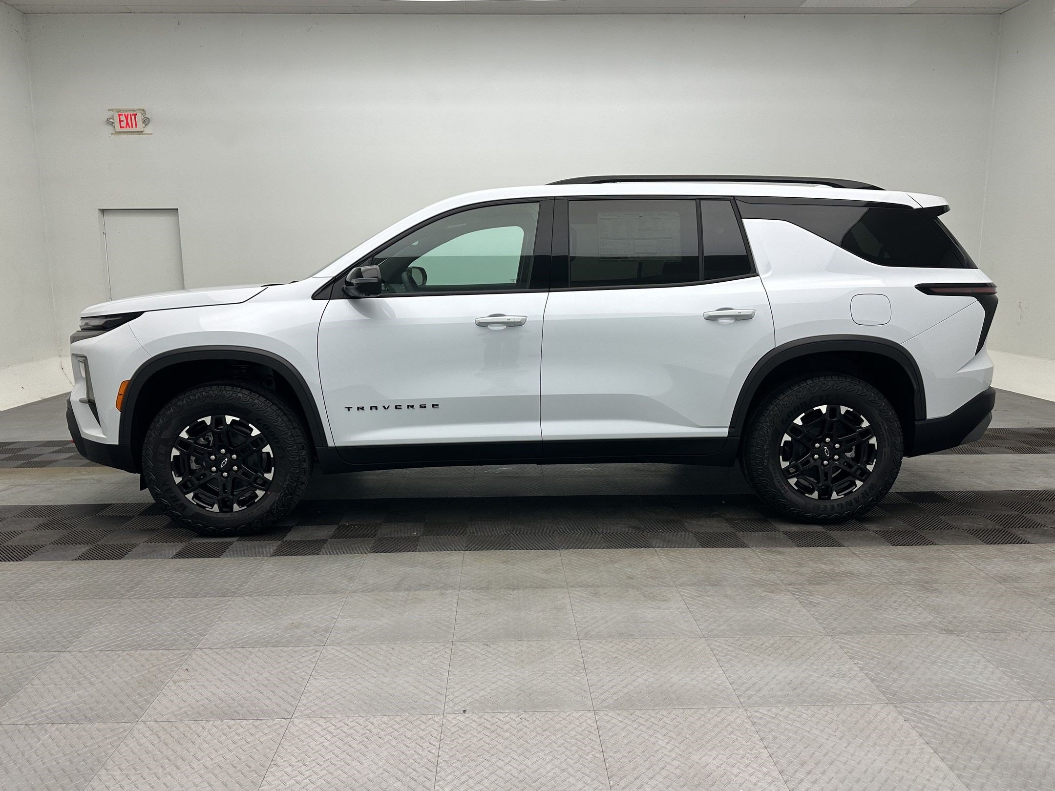 New 2027 Chevrolet Traverse Z71 w/ Driver Confidence Package AWD/4WD image 2