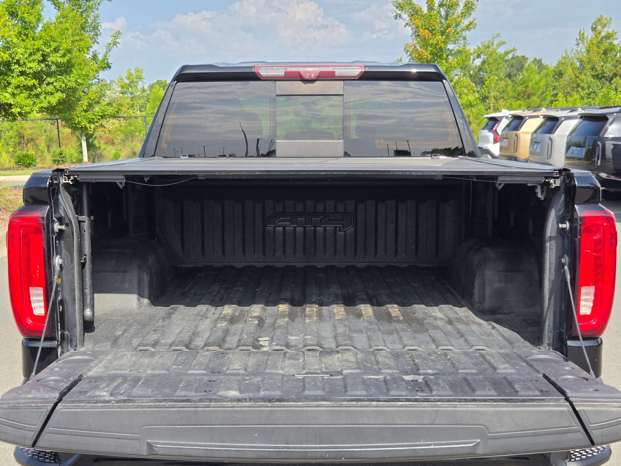 Used 2020 GMC Sierra 1500 AT4 w/ AT4 Premium Package AWD/4WD image 18