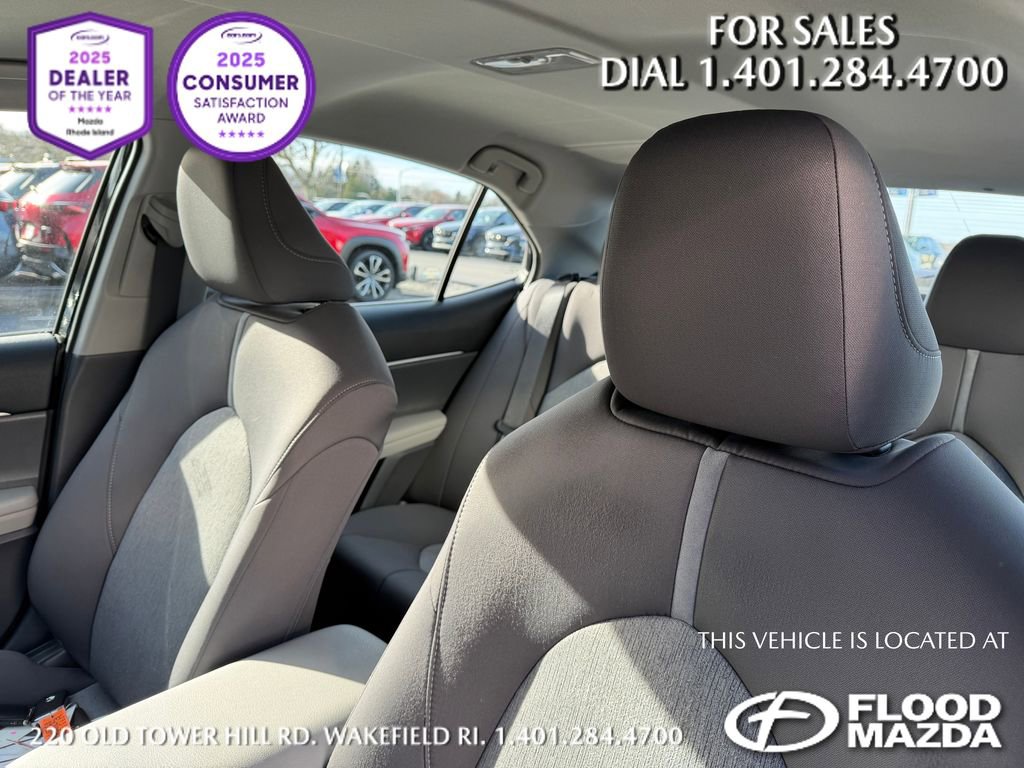 Used 2022 Toyota Camry LE image 11