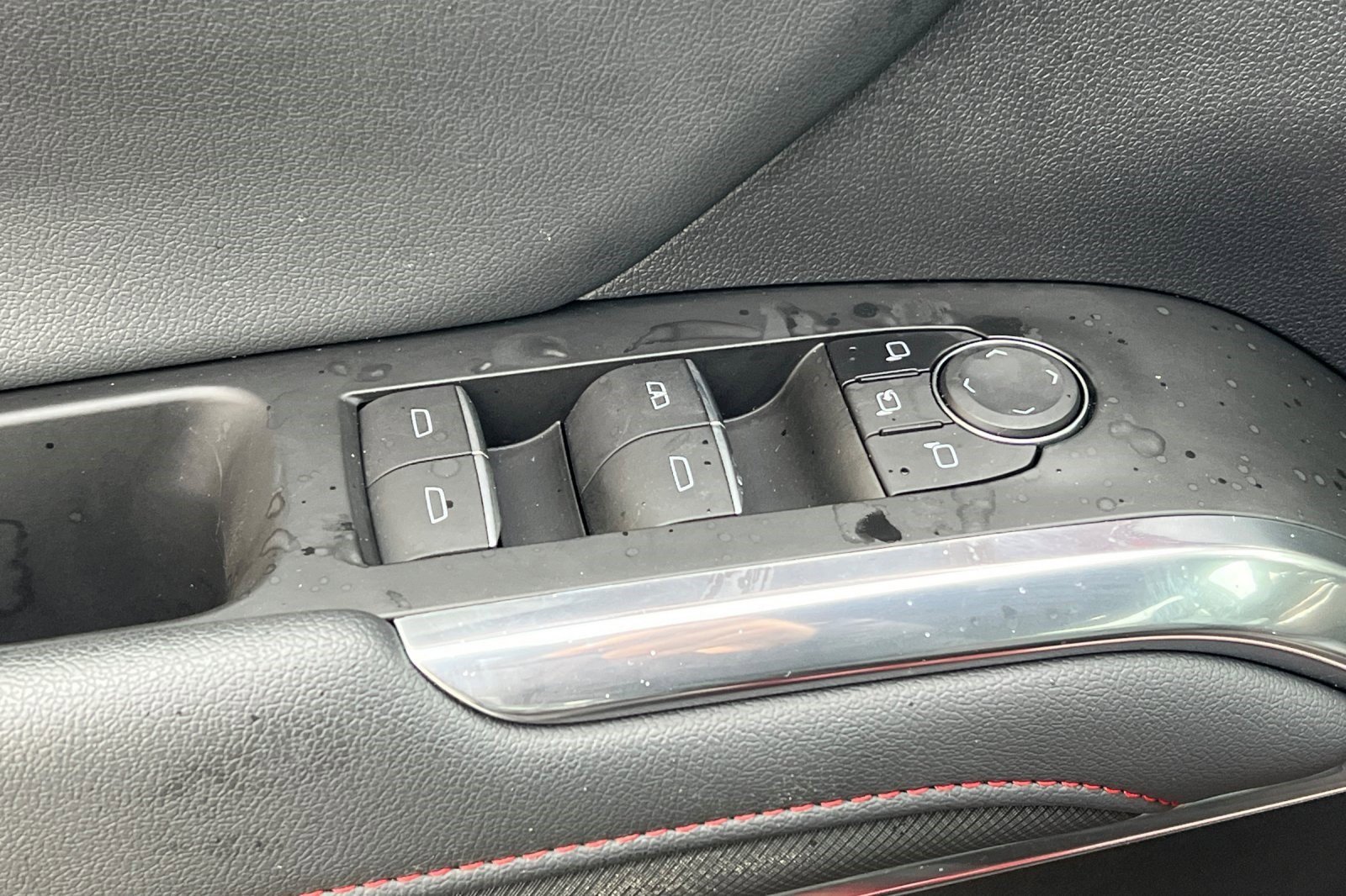 Certified 2024 Chevrolet Traverse RS w/ LPO, Floor Liner Package image 7