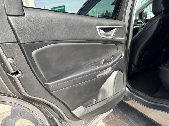 Used 2024 Ford Edge SEL image 16