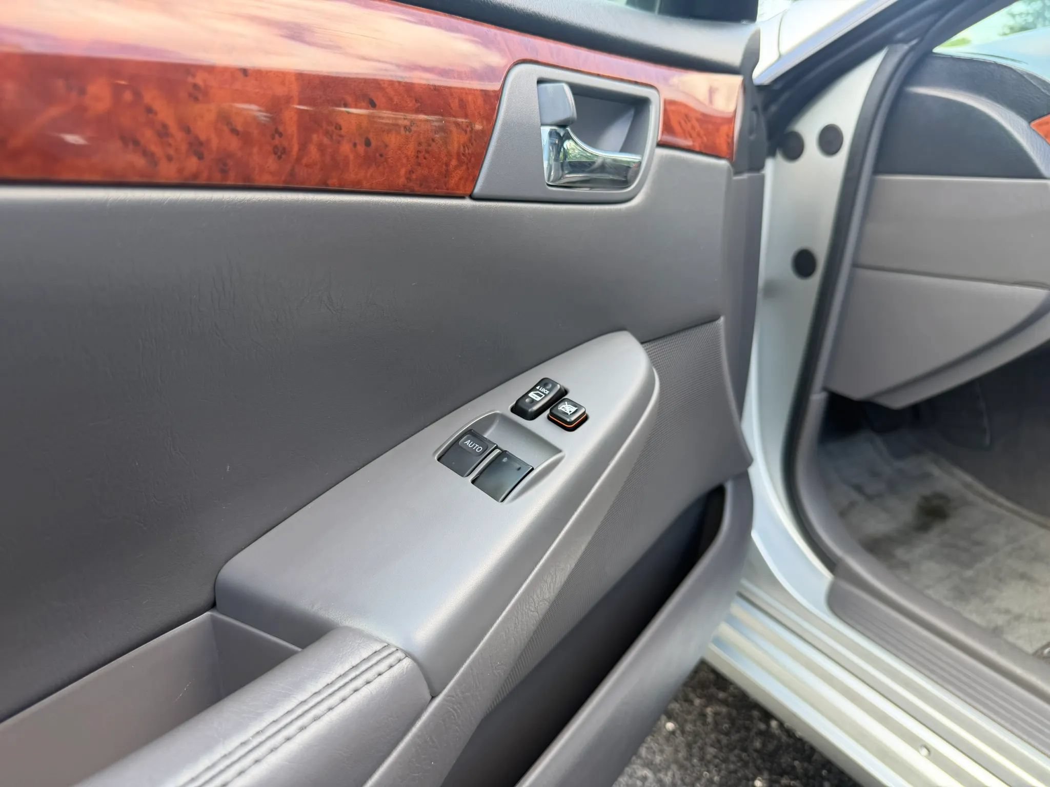 Used 2006 Toyota Solara SLE FWD image 18