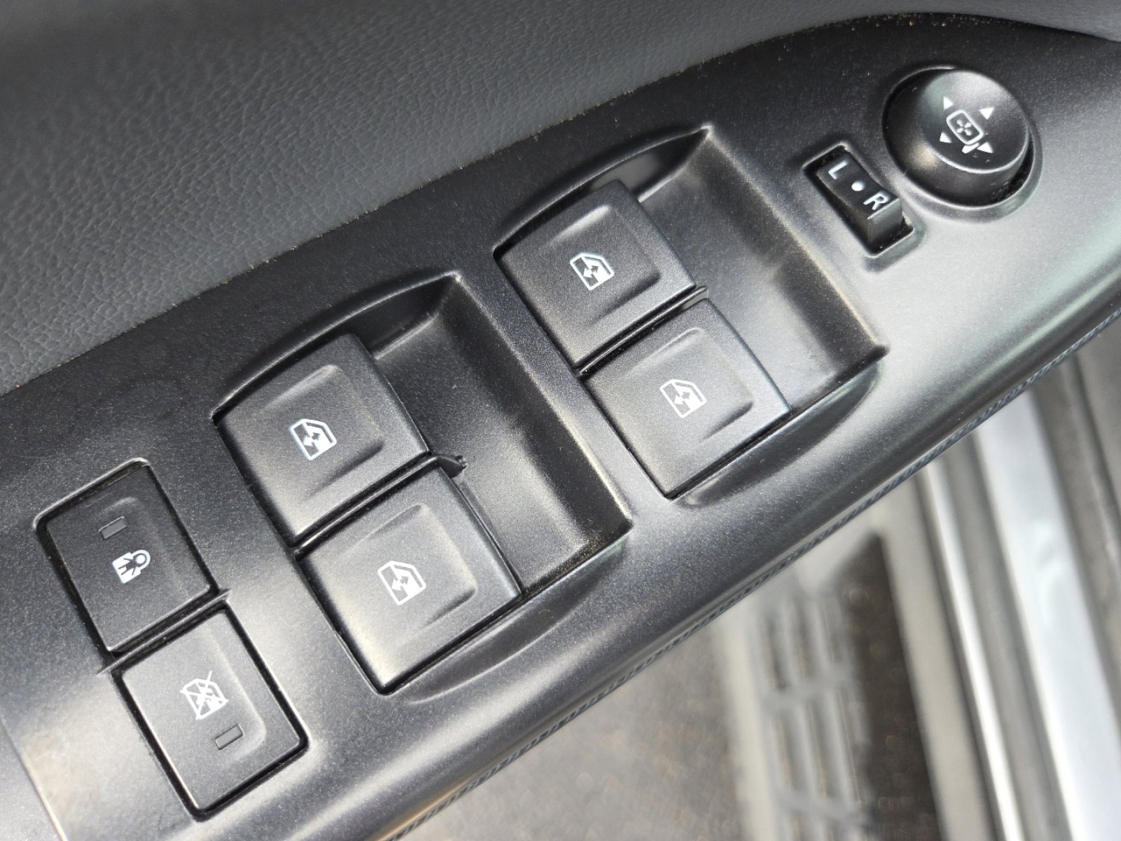 Used 2021 Chevrolet Colorado Z71 w/ Safety Package image 25