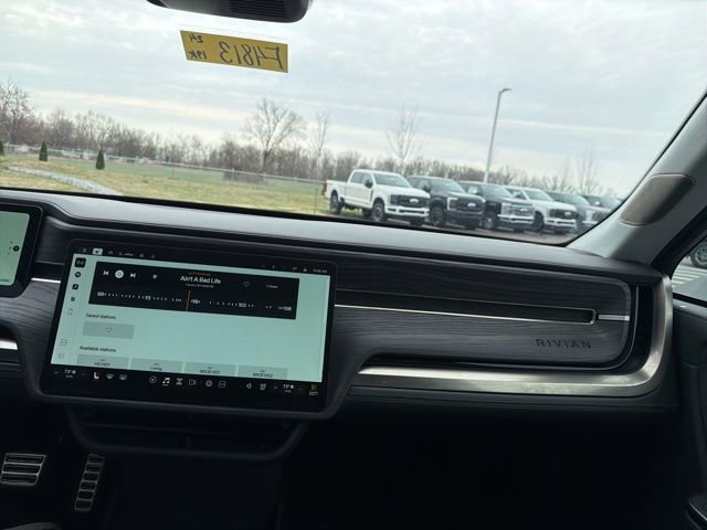 Used 2024 Rivian R1S Adventure image 38
