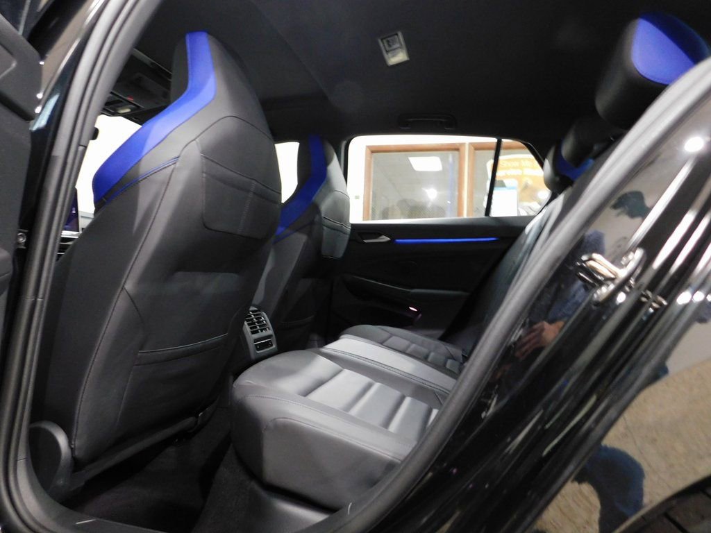 Used 2025 Volkswagen Golf 2.0T image 85