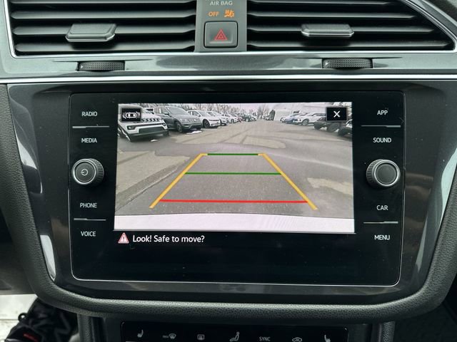 Certified 2022 Volkswagen Tiguan SE image 24