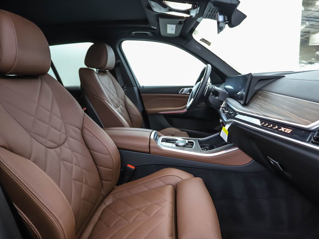 Certified 2024 BMW X5 xDrive40i w/ Parking Assistance Package image 29