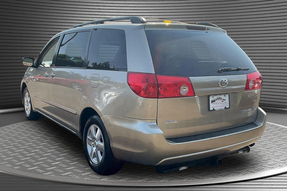 Used 2008 Toyota Sienna LE FWD image 4