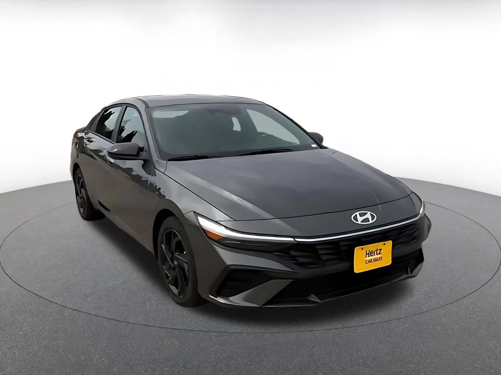 Used 2026 Hyundai Elantra Sport FWD image 3
