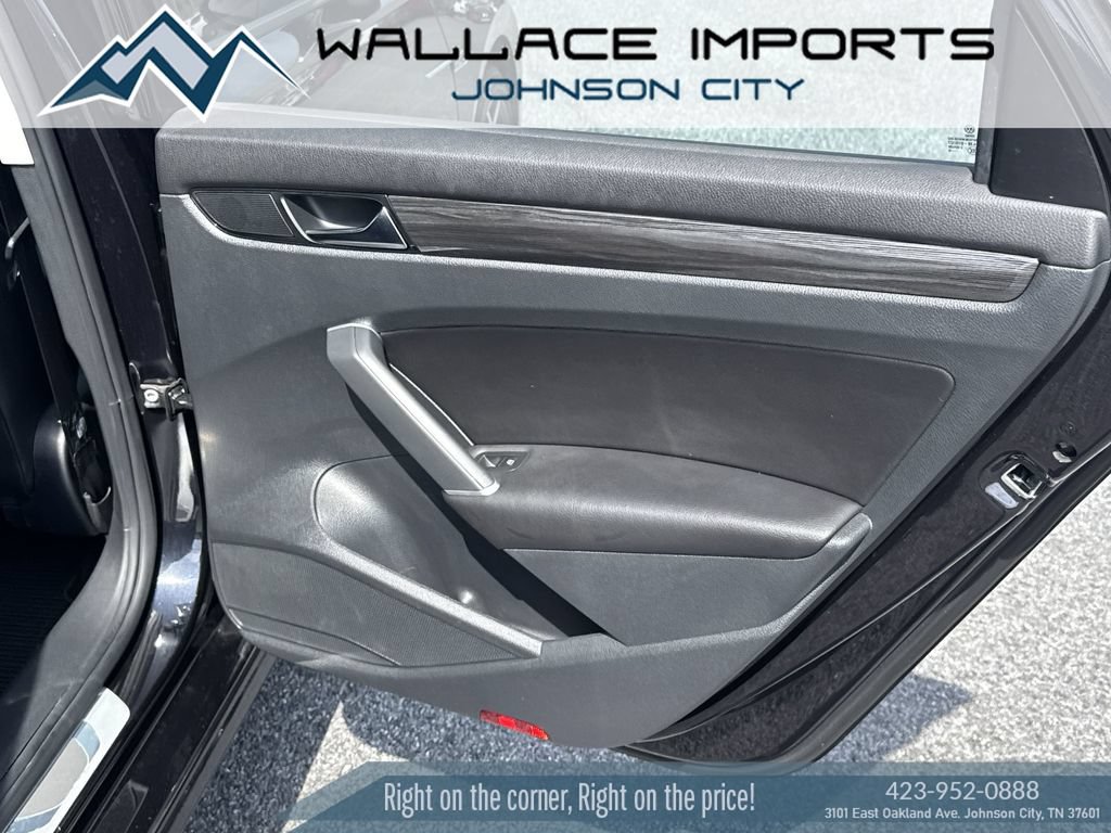 Used 2020 Volkswagen Passat 2.0T R-Line FWD image 36