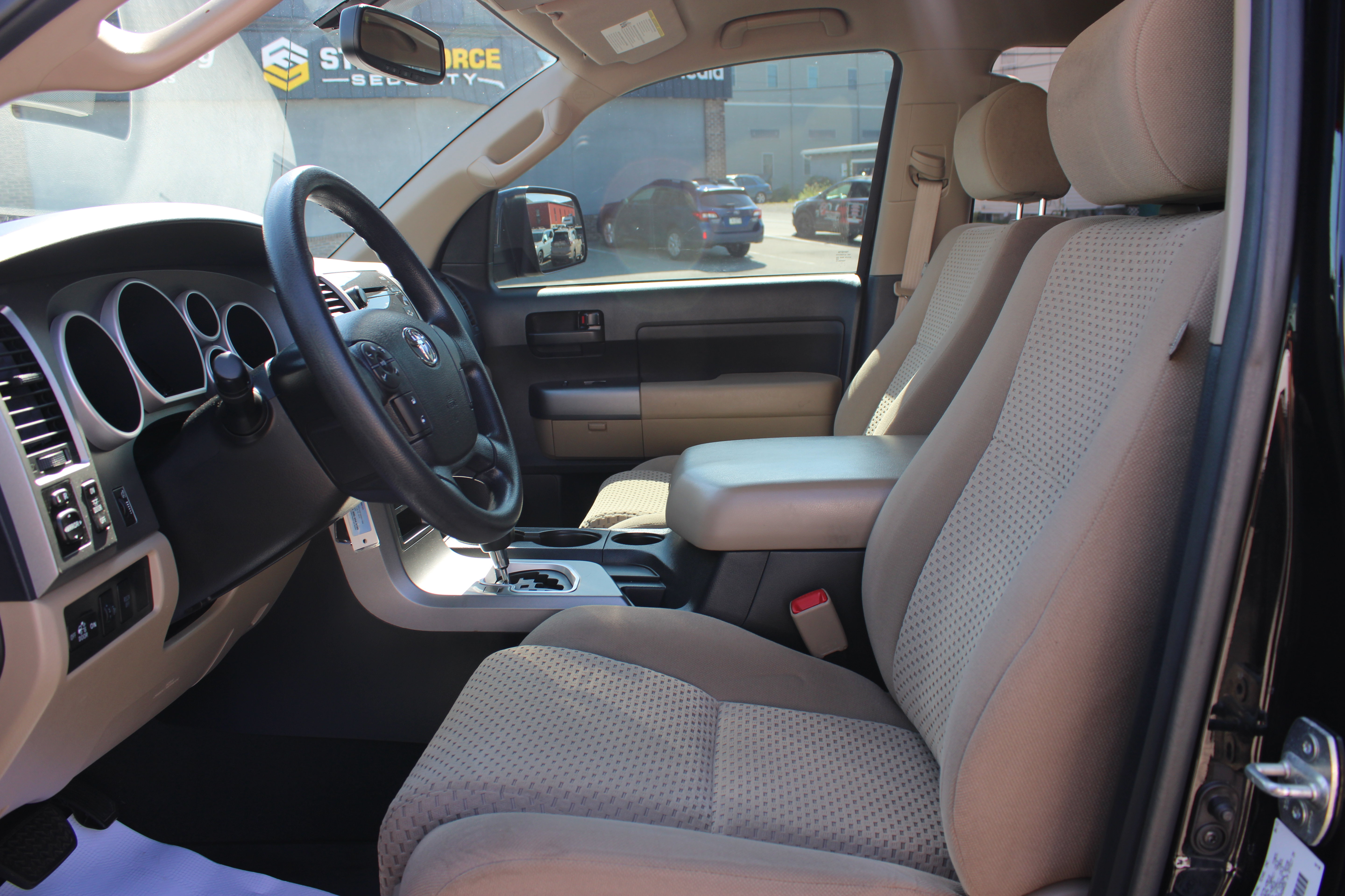 Used 2013 Toyota Tundra 4x4 Double Cab w/ SR5 Pkg image 12