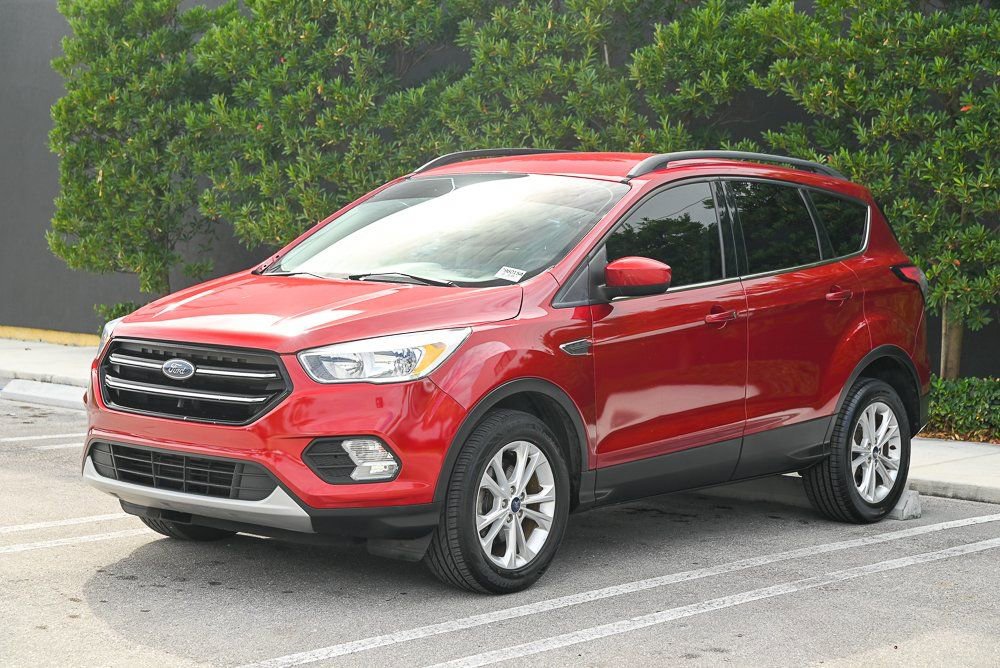 Used 2018 Ford Escape SE video 1