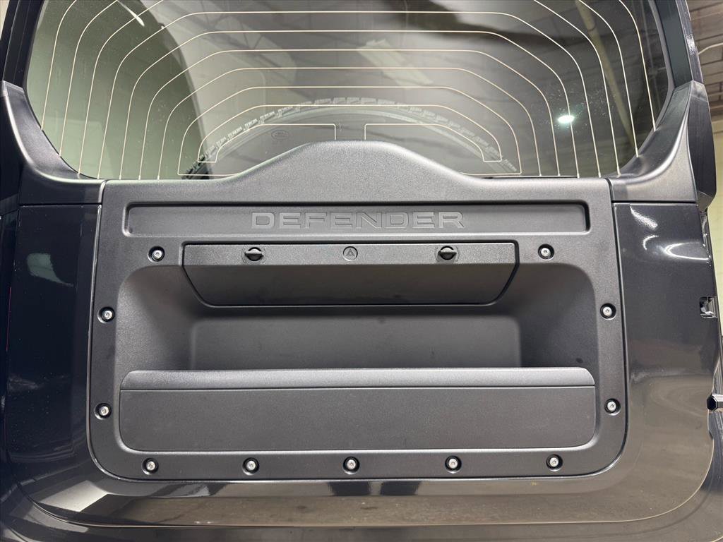 Used 2026 Land Rover Defender 110 S image 44