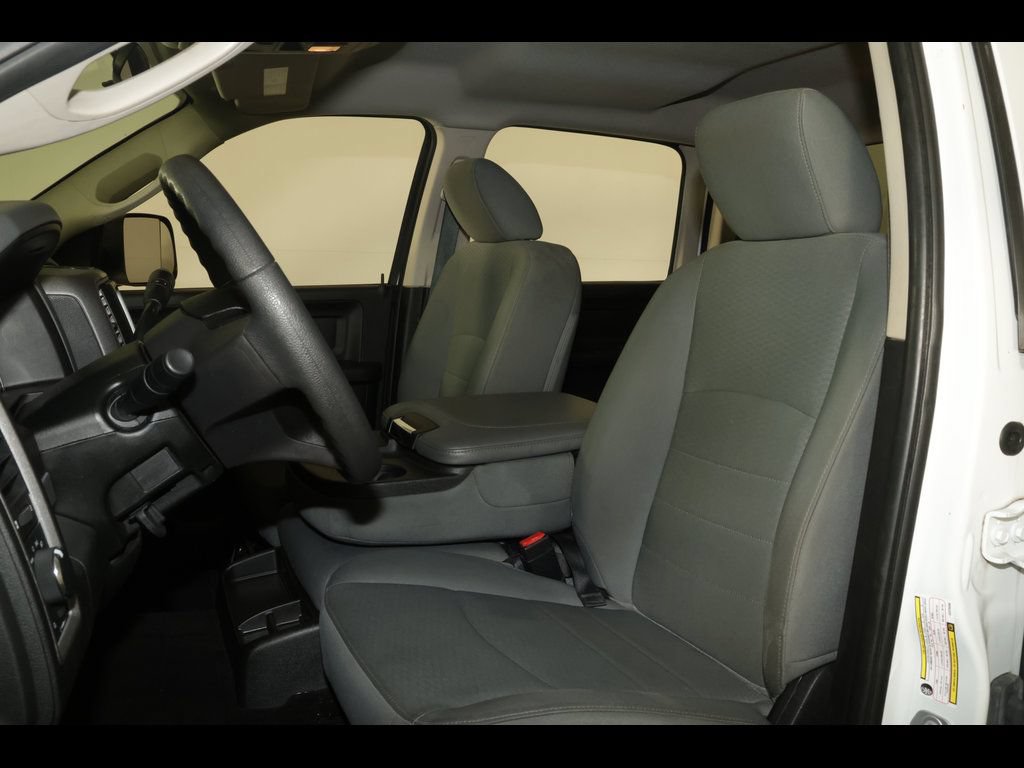 Used 2018 RAM 3500 Tradesman w/ Chrome Appearance Group AWD/4WD image 16