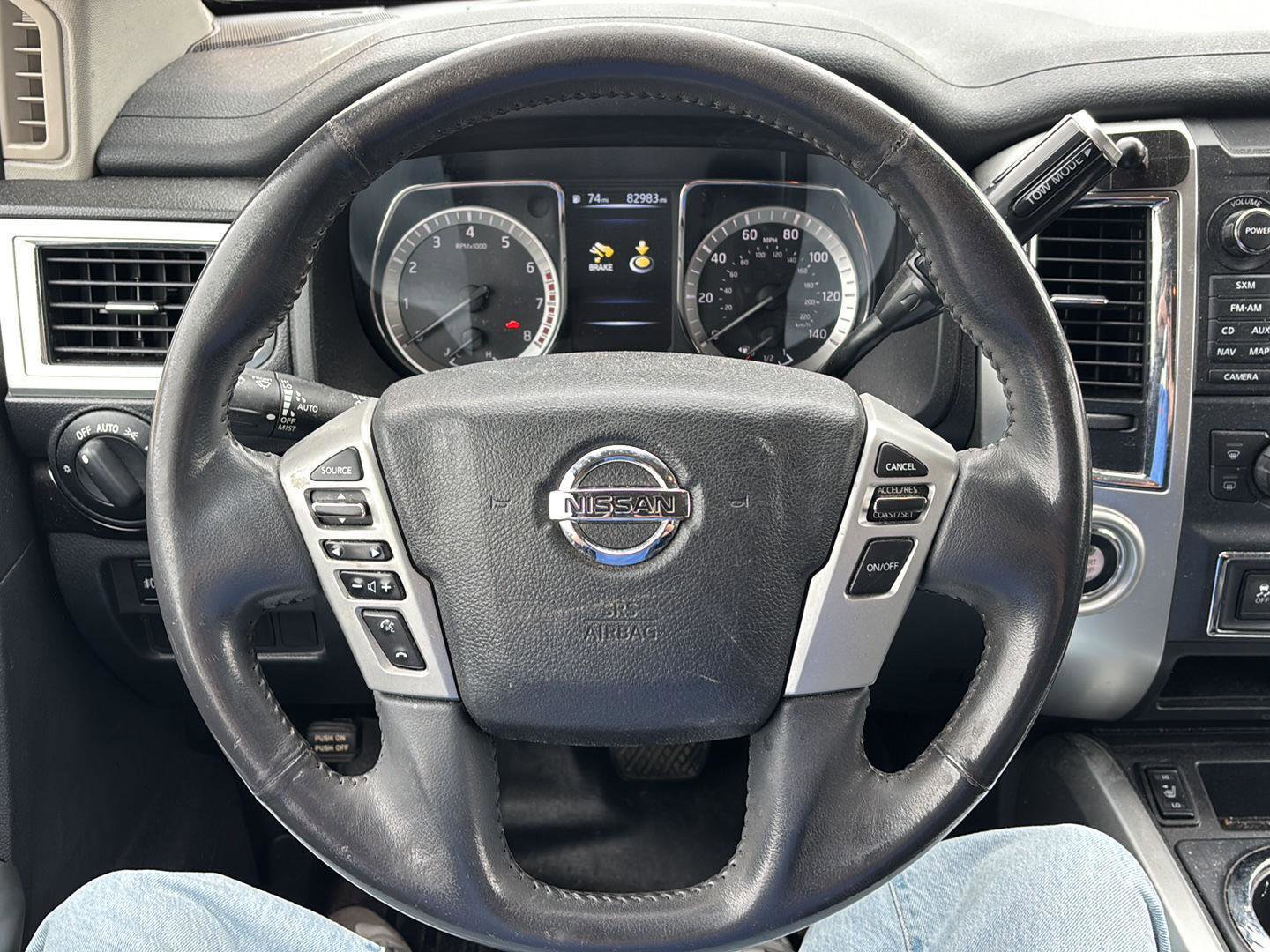 Used 2017 Nissan Titan SV image 11