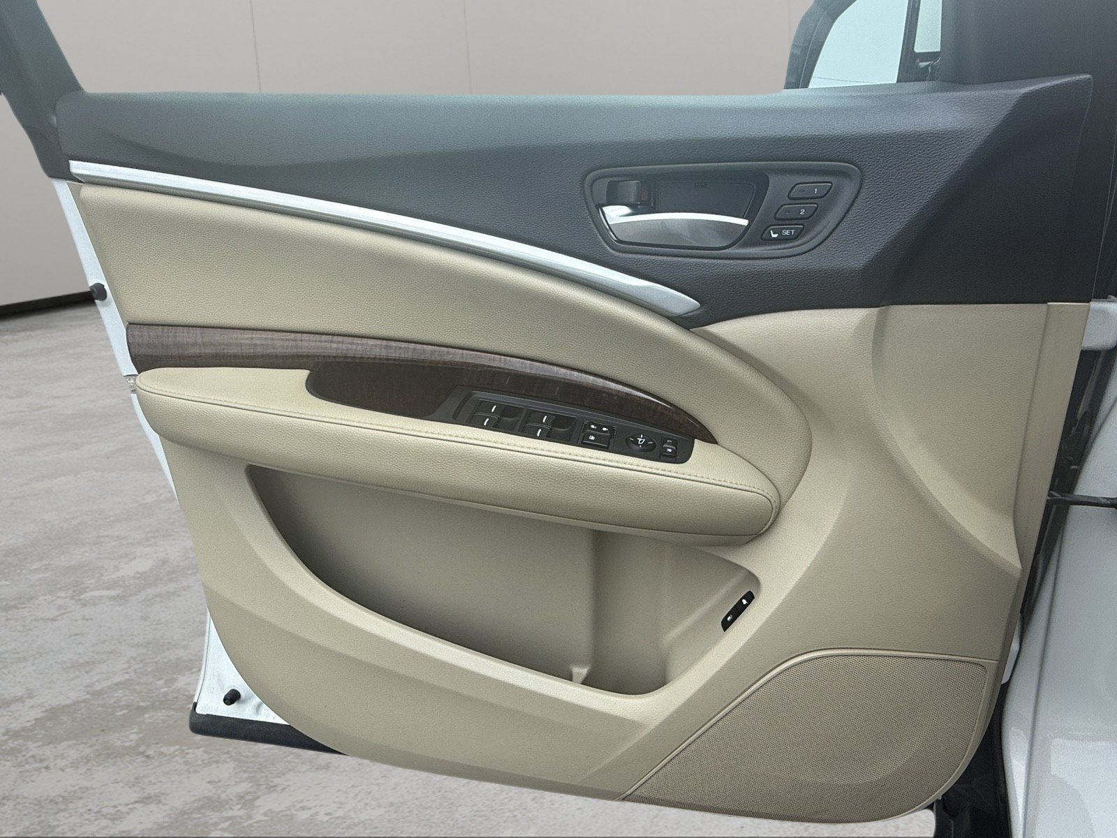 Used 2020 Acura MDX SH-AWD image 25