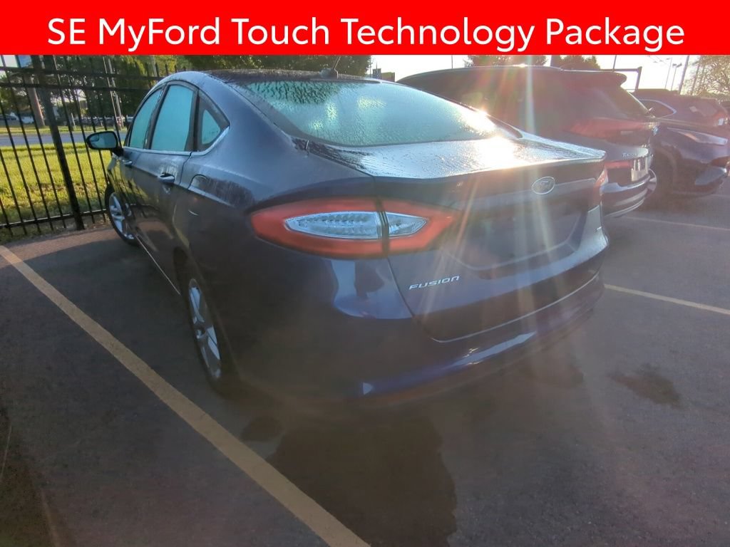 Used 2016 Ford Fusion SE FWD image 4