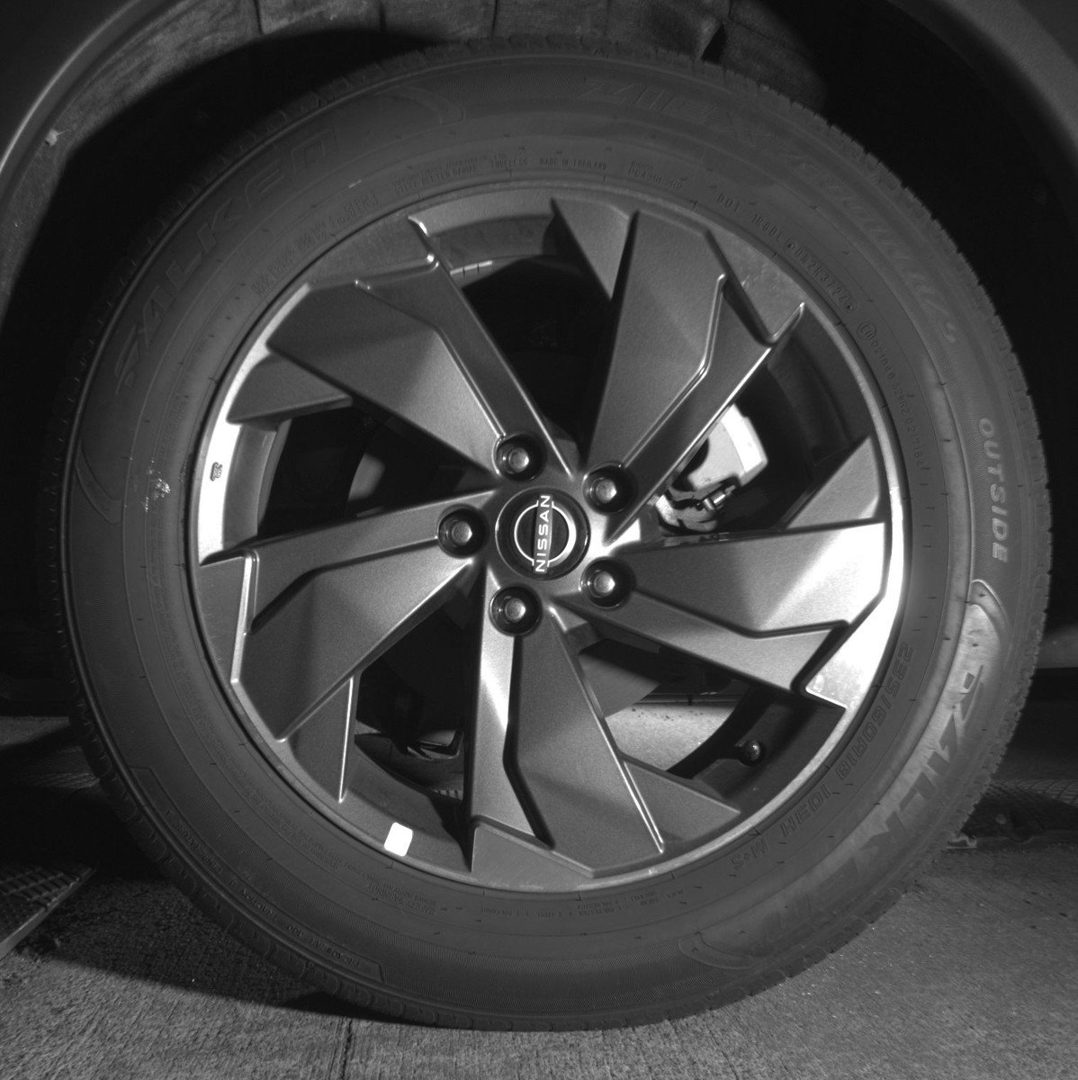 Used 2025 Nissan Rogue SV FWD image 14
