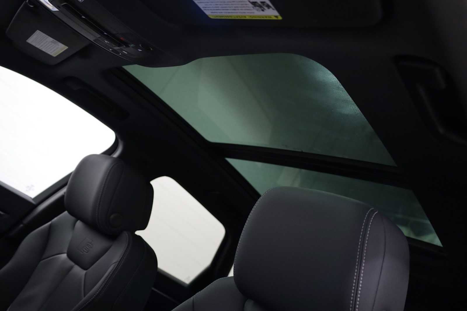 Certified 2025 Audi Q3 2.0T Premium w/ Black Optic Sport Package image 18