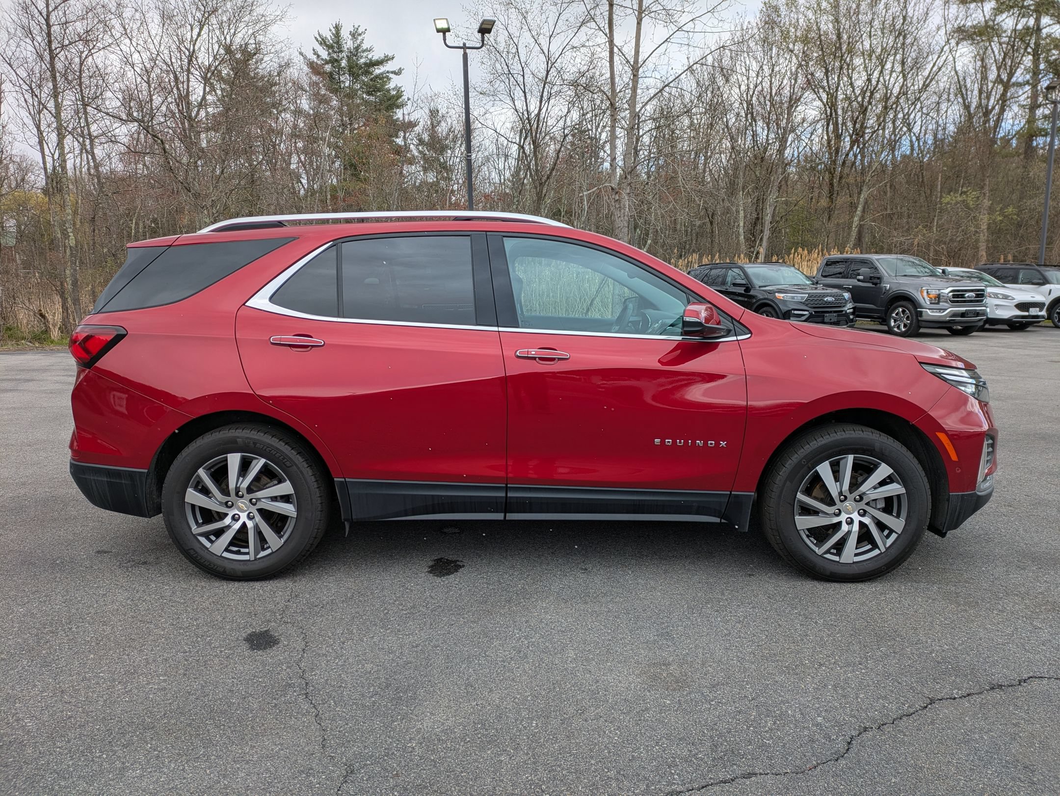 Used 2023 Chevrolet Equinox Premier image 2
