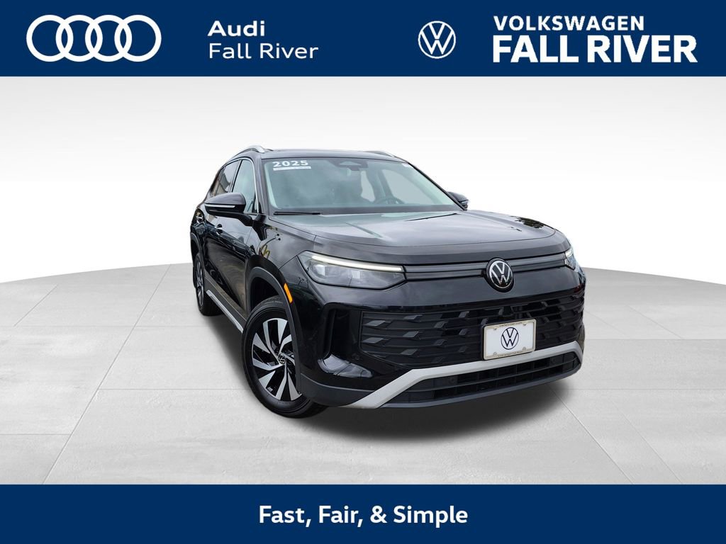 Certified 2025 Volkswagen Tiguan S AWD/4WD image 1