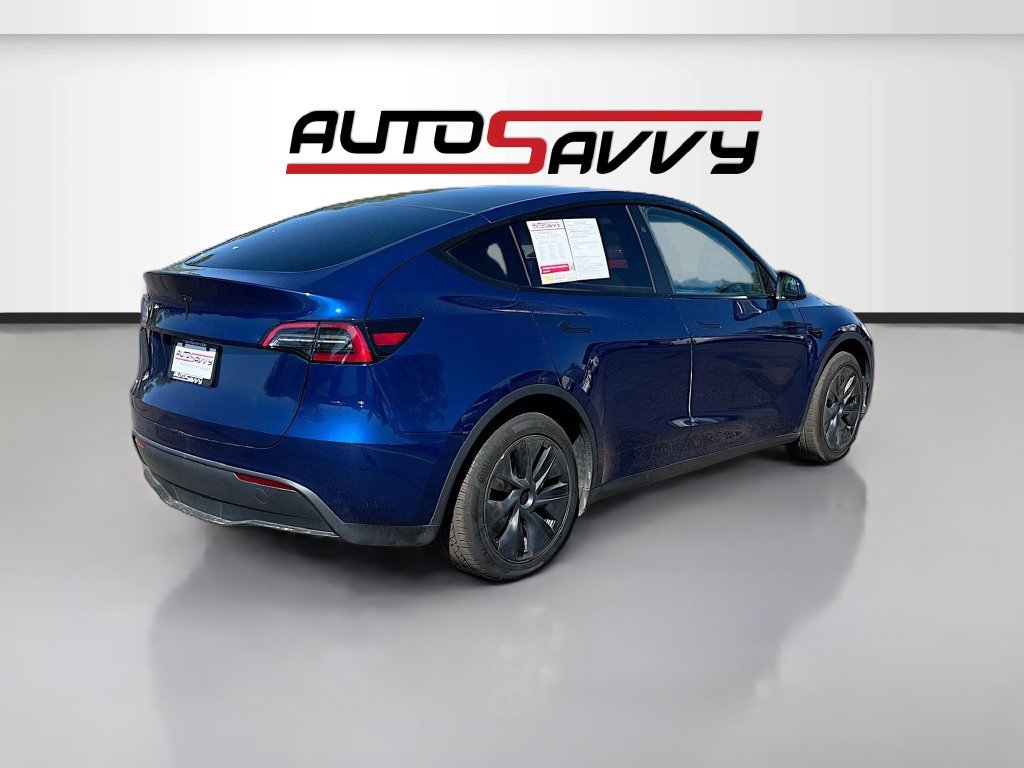 Used 2024 Tesla Model Y 2WD image 7