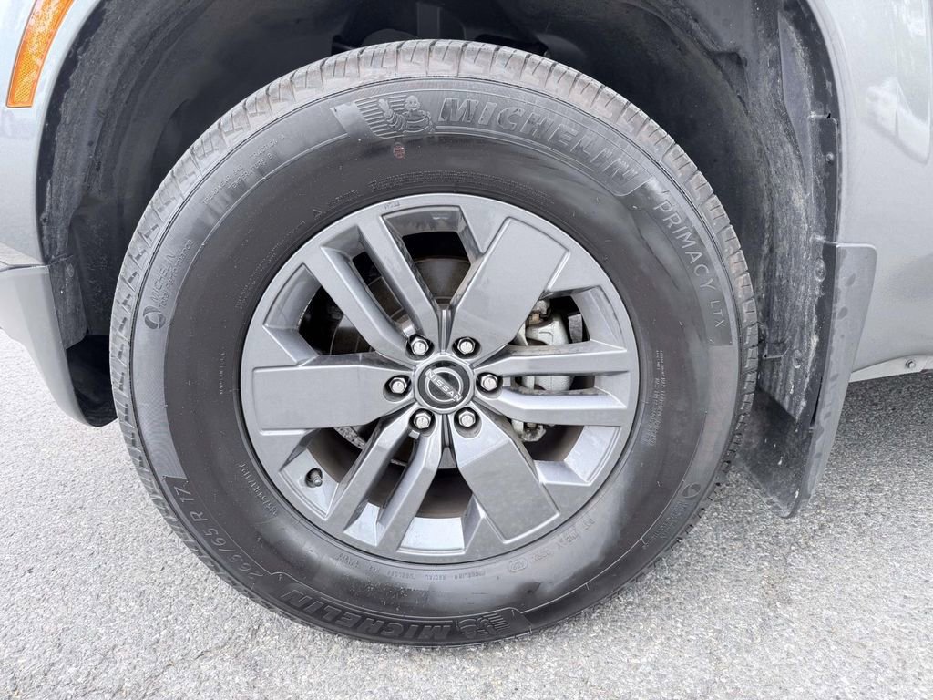 Used 2025 Nissan Frontier SV w/ SV Convenience Package RWD image 10