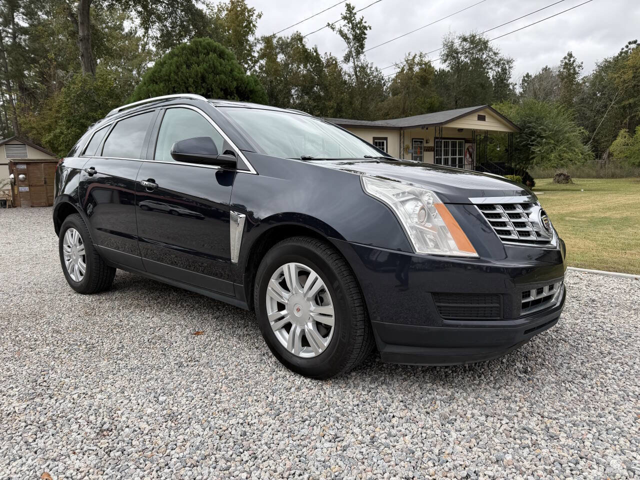 Used 2016 Cadillac SRX Luxury image 4