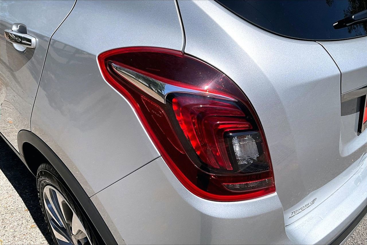 Used 2020 Buick Encore Preferred FWD image 20