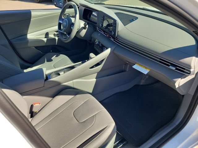 New 2026 Hyundai Elantra SEL Sport Premium FWD image 16