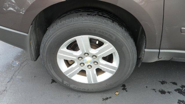 Used 2009 Chevrolet Traverse LT FWD image 12