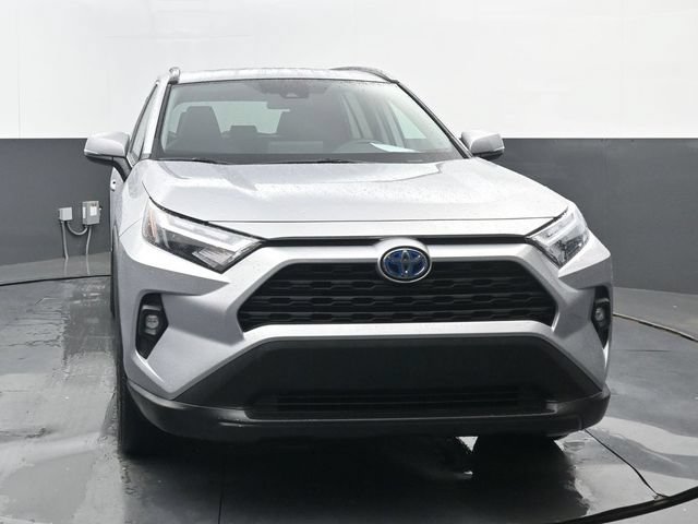 Used 2022 Toyota RAV4 XLE Premium AWD/4WD image 22