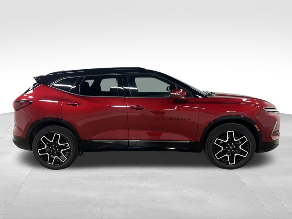 Certified 2023 Chevrolet Blazer RS w/ Driver Confidence II Package AWD/4WD image 2