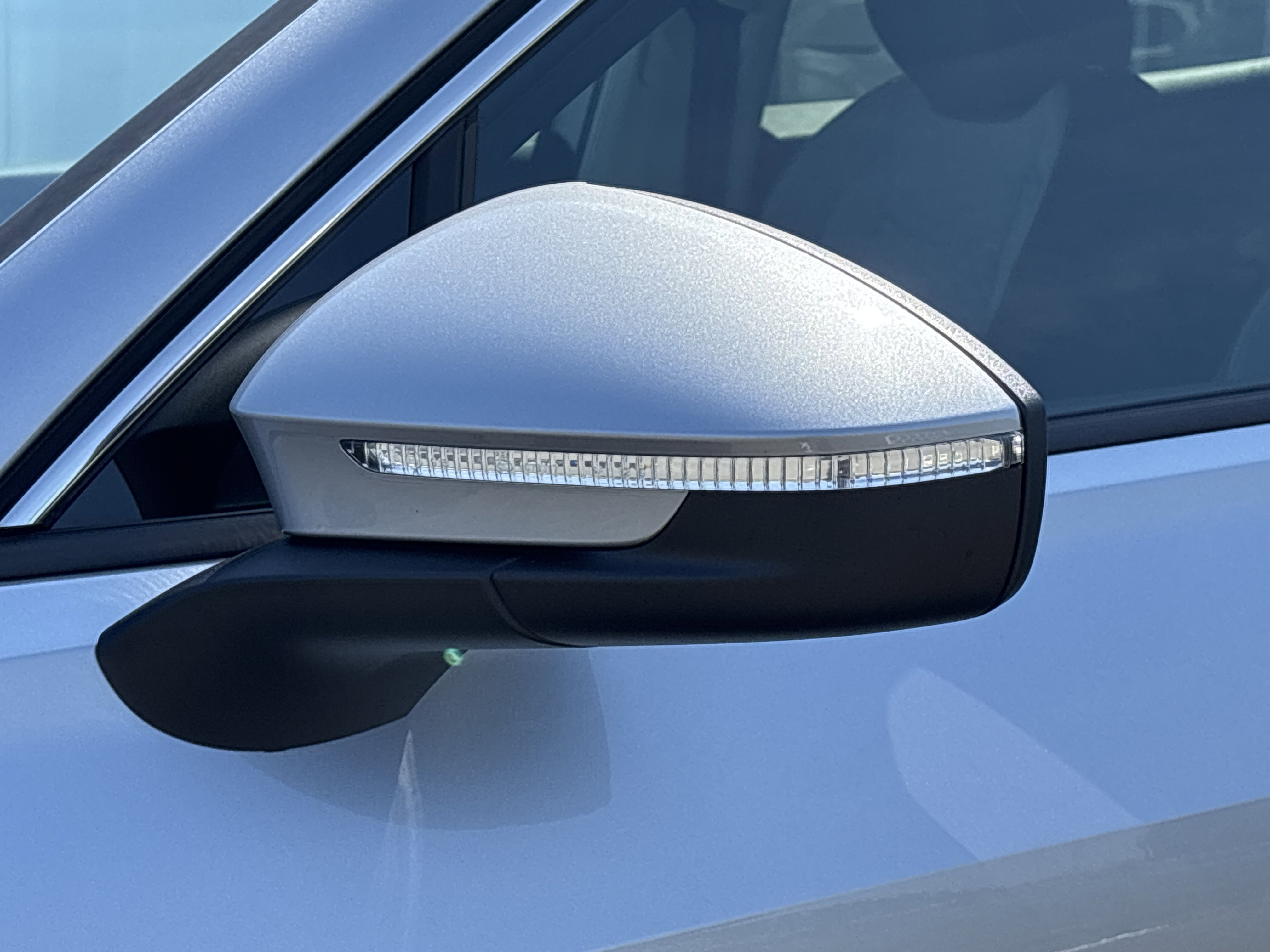 Used 2025 Volkswagen Tiguan S image 15