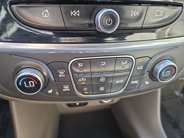 Used 2019 Chevrolet Traverse LT image 36