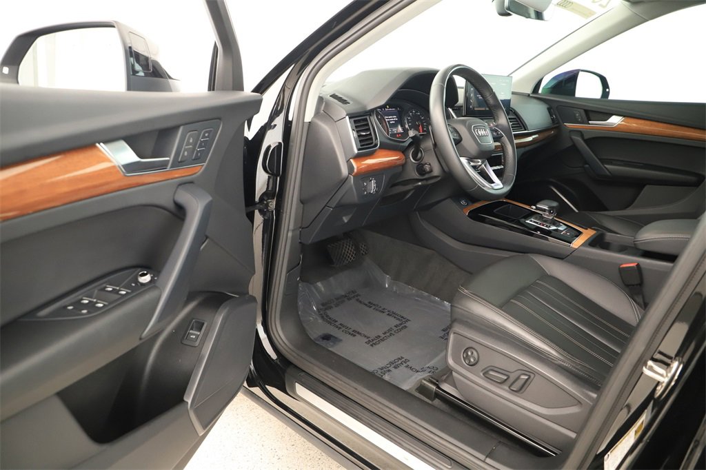 Certified 2023 Audi Q5 2.0T Premium w/ Convenience Package image 14
