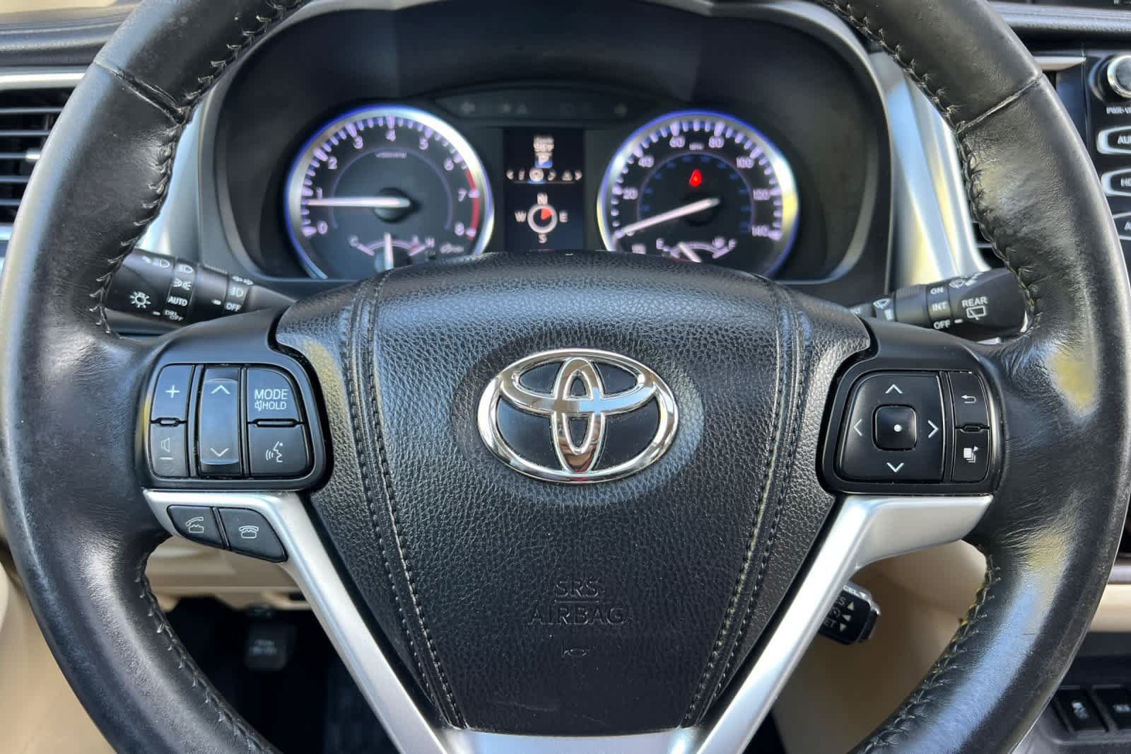 Used 2014 Toyota Highlander XLE FWD image 27