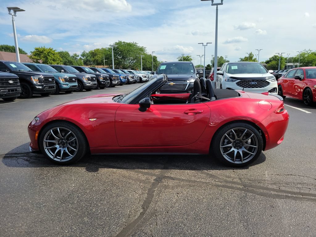 Used 2016 MAZDA MX-5 Miata Club RWD image 7