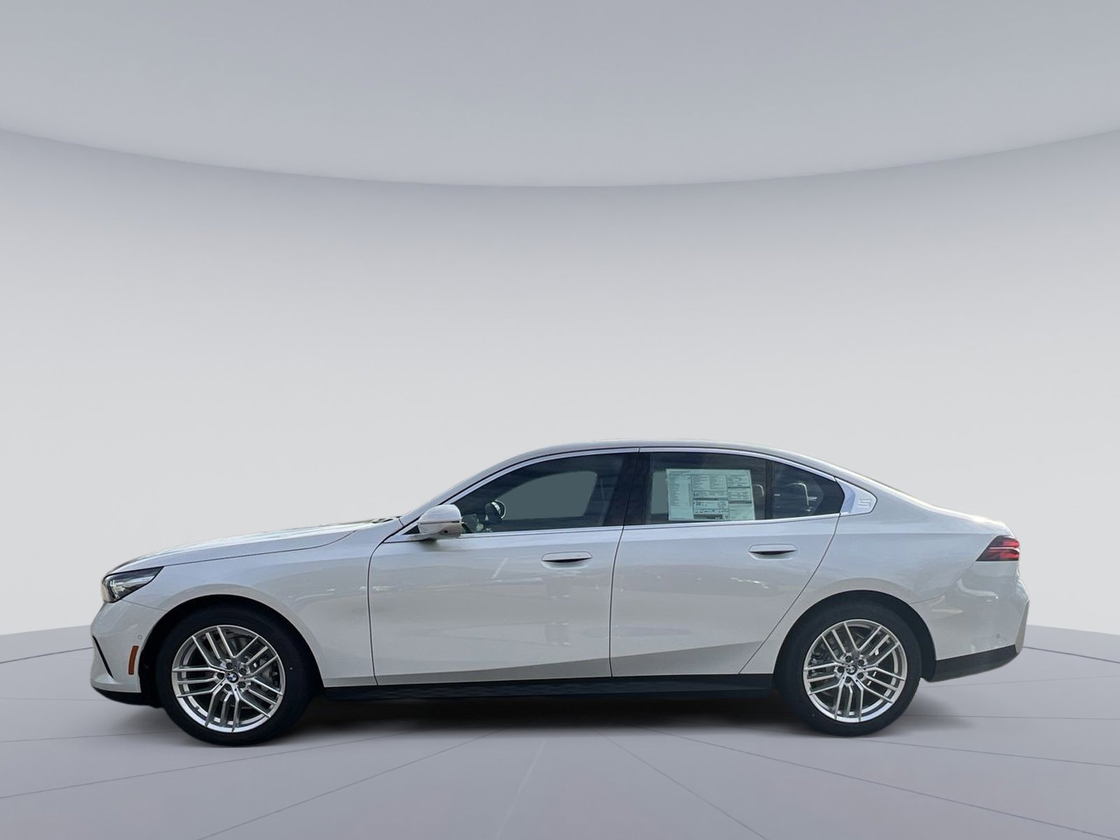 Certified 2025 BMW 530i xDrive w/ Premium Package image 2